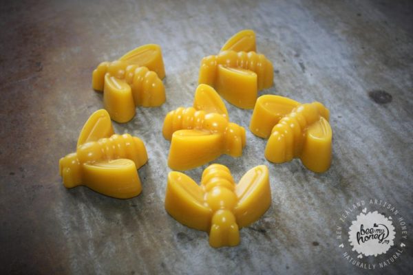 sculpture of bees, bee mold, bee mould, craft ideas with beeswax